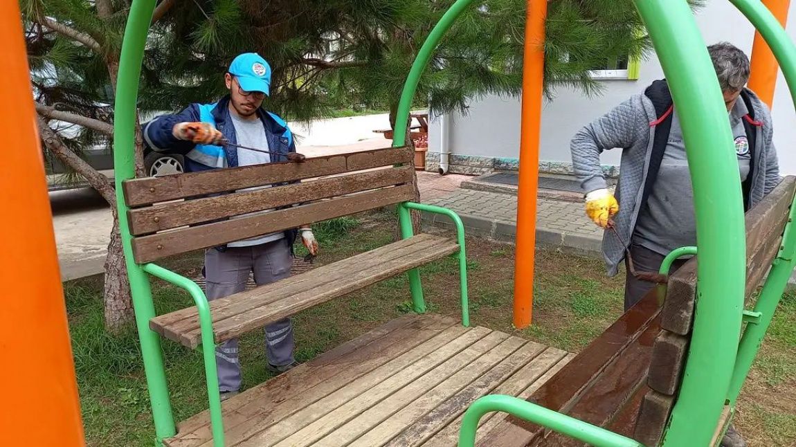 Şile Belediyesi Park ve Bahçeler çalışanları tarafından okulumuzdaki tüm parkın bakımı yapıldı, kendilerine teşekkür ediyoruz 